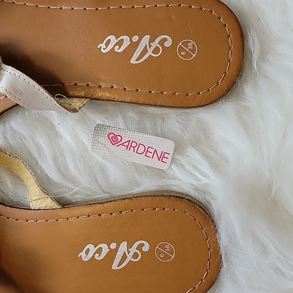 NWT Ardene Sandals - Picture 6 of 9